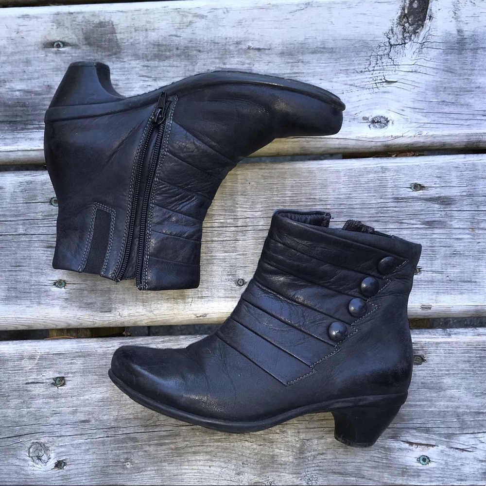 Naot black boots